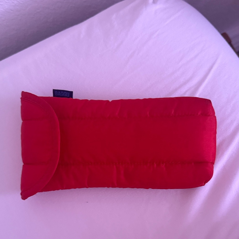 BAGGU Vibrant Red Eyewear case